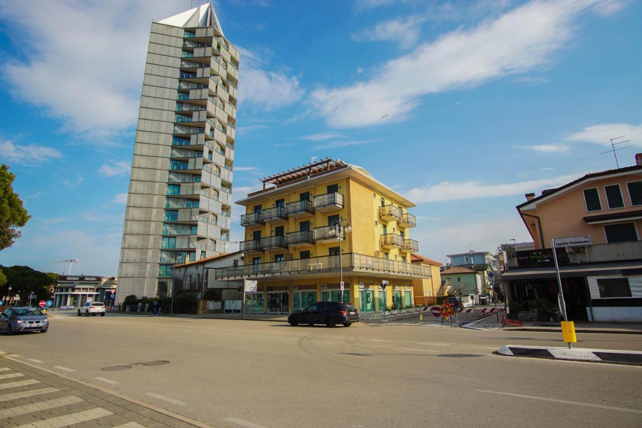 Quito Residence Movida E Spiaggia ลิโดดิเยโซโล ภายนอก รูปภาพ