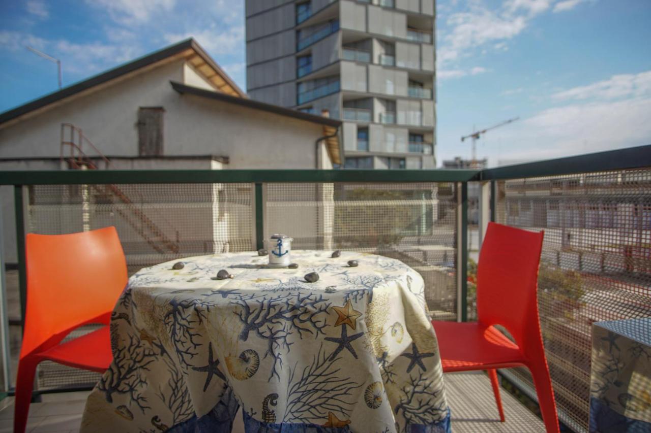 Quito Residence Movida E Spiaggia ลิโดดิเยโซโล ภายนอก รูปภาพ